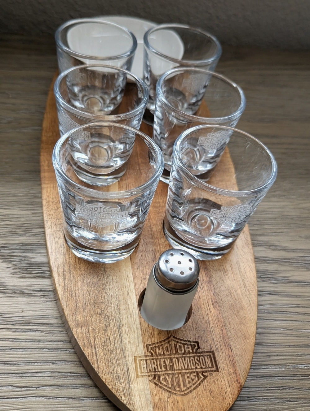 Harley-Davidson Clear Shot Glass Set with Natural Wood Tray NEW